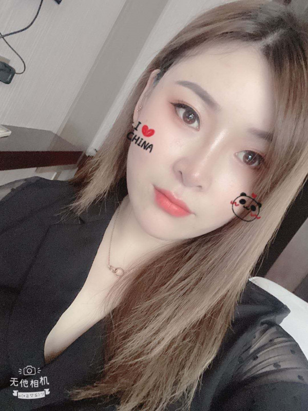 海珠胸大的露露